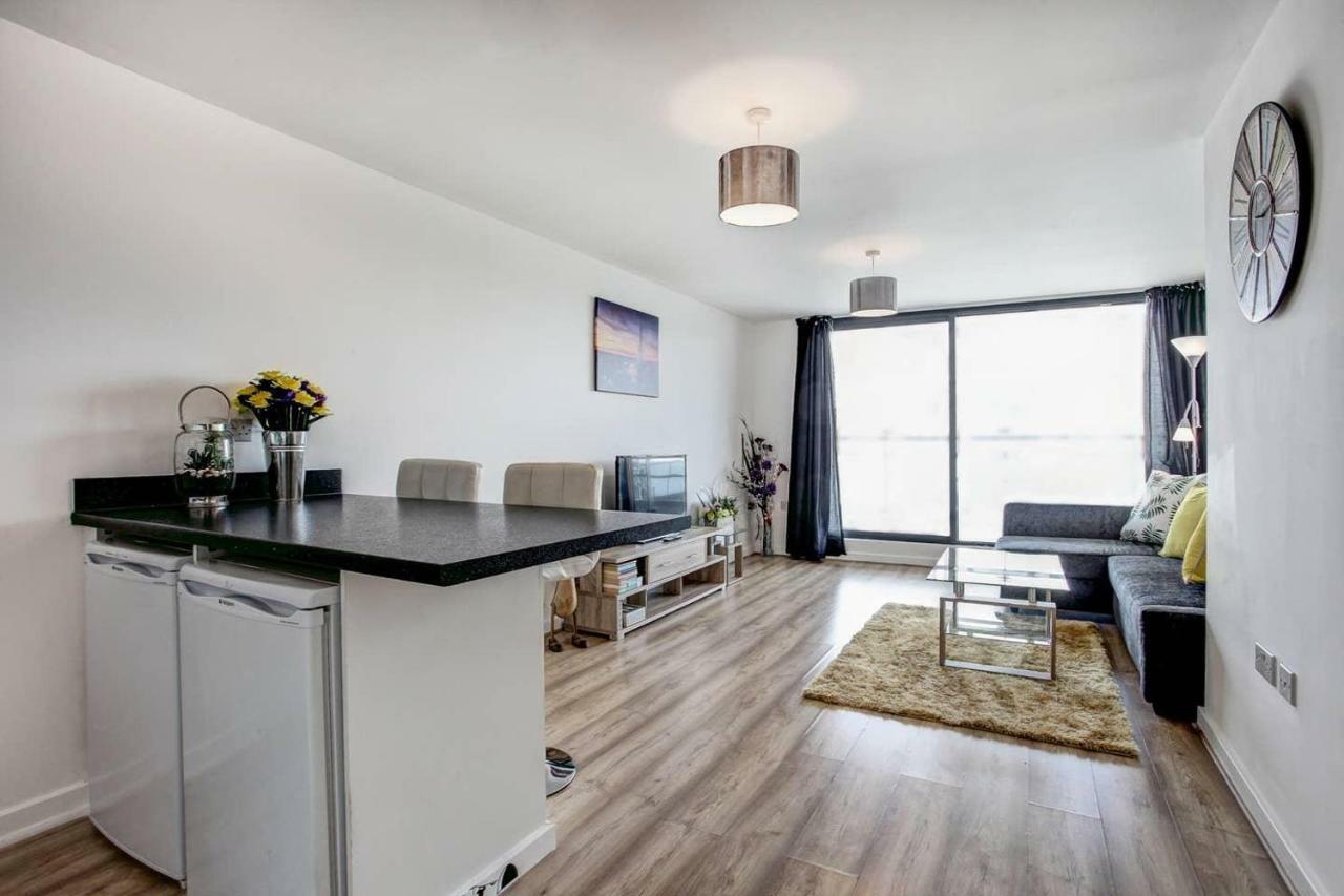 Newly Renovated Riverside Flat W/ Private Balcony Norwich Exterior photo