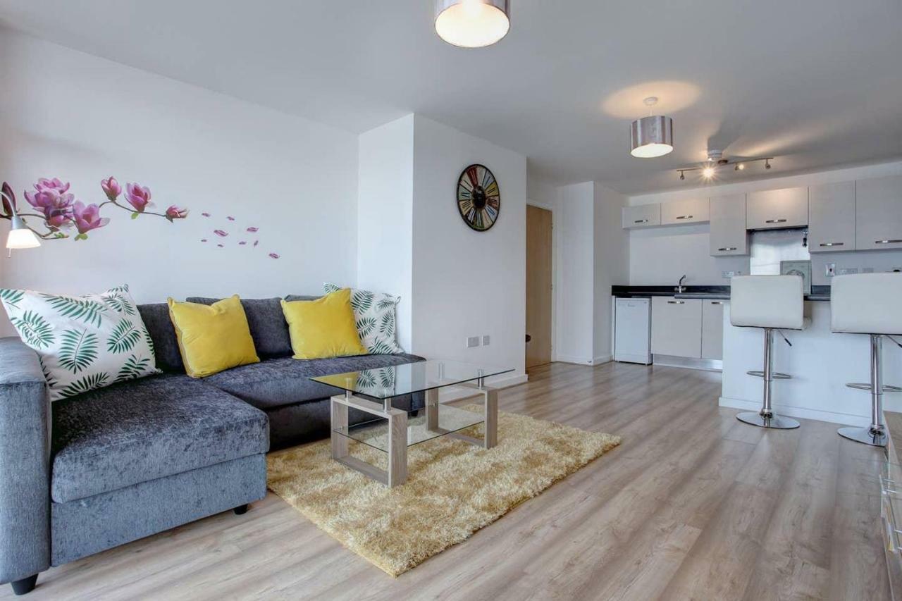 Newly Renovated Riverside Flat W/ Private Balcony Norwich Exterior photo