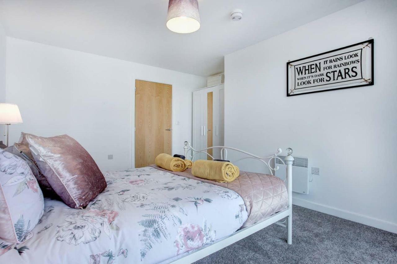 Newly Renovated Riverside Flat W/ Private Balcony Norwich Exterior photo